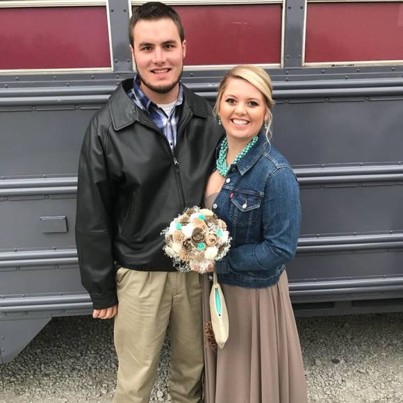 Meet your Posher, Caitlin - Picture 1 of 1